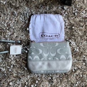 New Coach Gray wristlet‎ Wallet